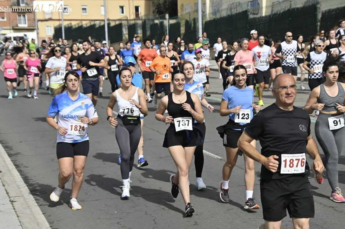 Álvaro Jaén y María José Carpio ganan la carrera inclusiva por el Día de Castilla y León 