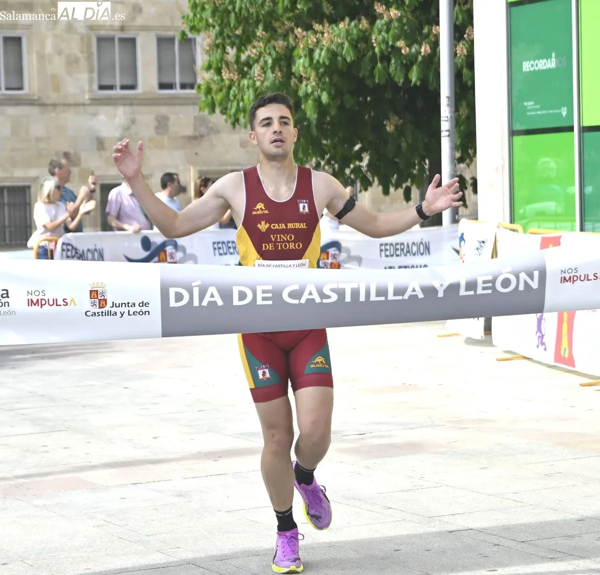 Álvaro Jaén y María José Carpio ganan la carrera inclusiva por el Día de Castilla y León 
