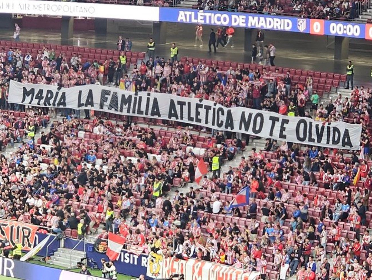 VÍDEO | El precioso homenaje del Metropolitano a M4RÍA en el Atleti - Athletic: La familia atlética no te olvida
