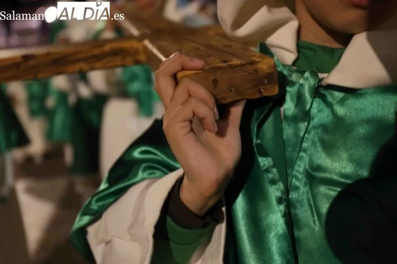 Foto 9 - Devoci&oacute;n y silencio en Alba de Tormes: la Cruz y el Amor protagoniza el Mi&eacute;rcoles Santo
