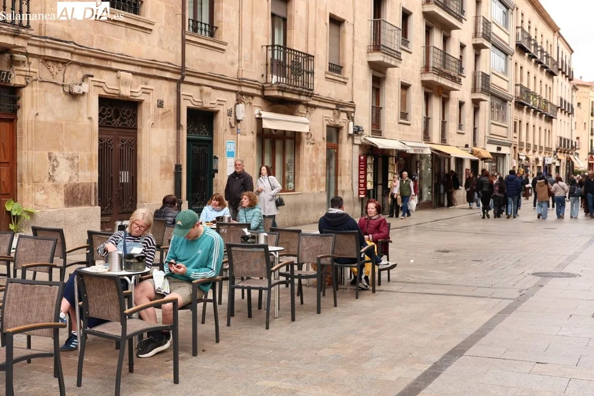 Ambiente en Salamanca este domingo 12 de abril. Fotos: David Sañudo
