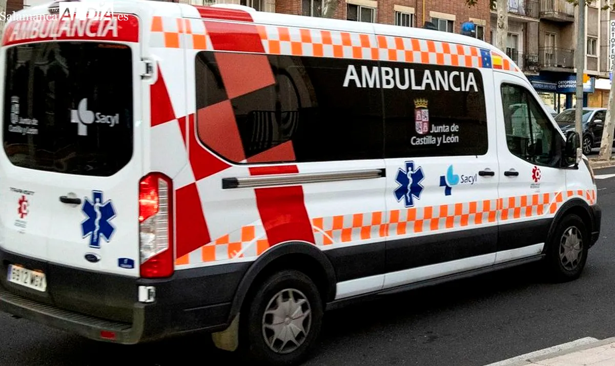Un motorista resulta herido tras chocar con un turismo en el Camino Estrecho de la Aldehuela