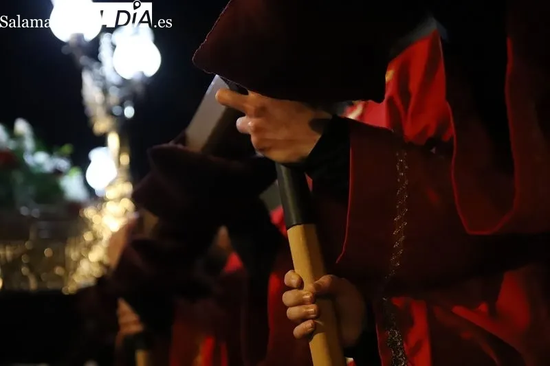 Foto 17 - El V&iacute;a Crucis del Santo Cristo de la Salud recorre Alba de Tormes en Martes Santo