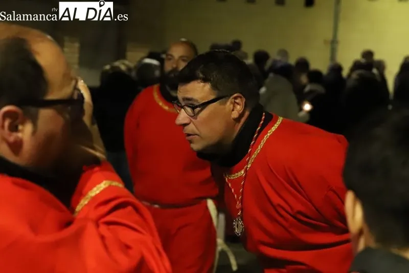 Foto 6 - El V&iacute;a Crucis del Santo Cristo de la Salud recorre Alba de Tormes en Martes Santo