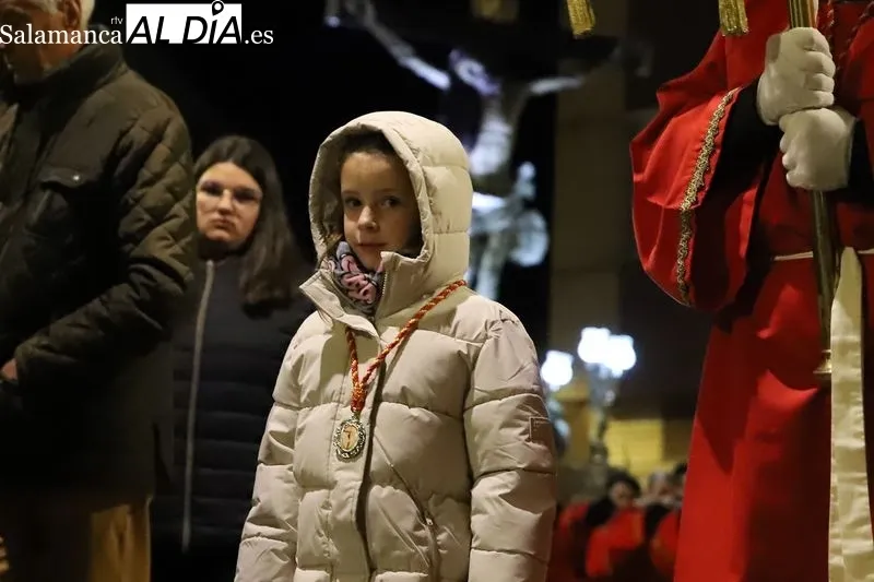 Foto 4 - El V&iacute;a Crucis del Santo Cristo de la Salud recorre Alba de Tormes en Martes Santo