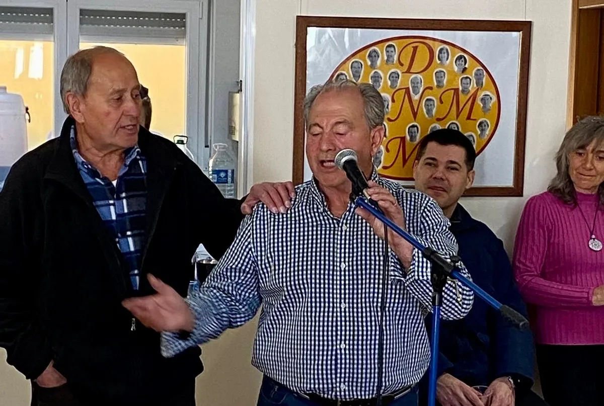 Foto 2 - Limonadas, m&uacute;sica y bailes protagonizan una exitosa quedada tradicional de Jueves Santo en Macotera