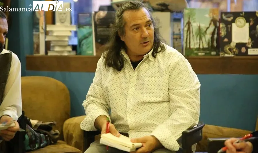 Pepo Paz escribe sobre la Transición en una novela imprescindible: Comenzar el olvido