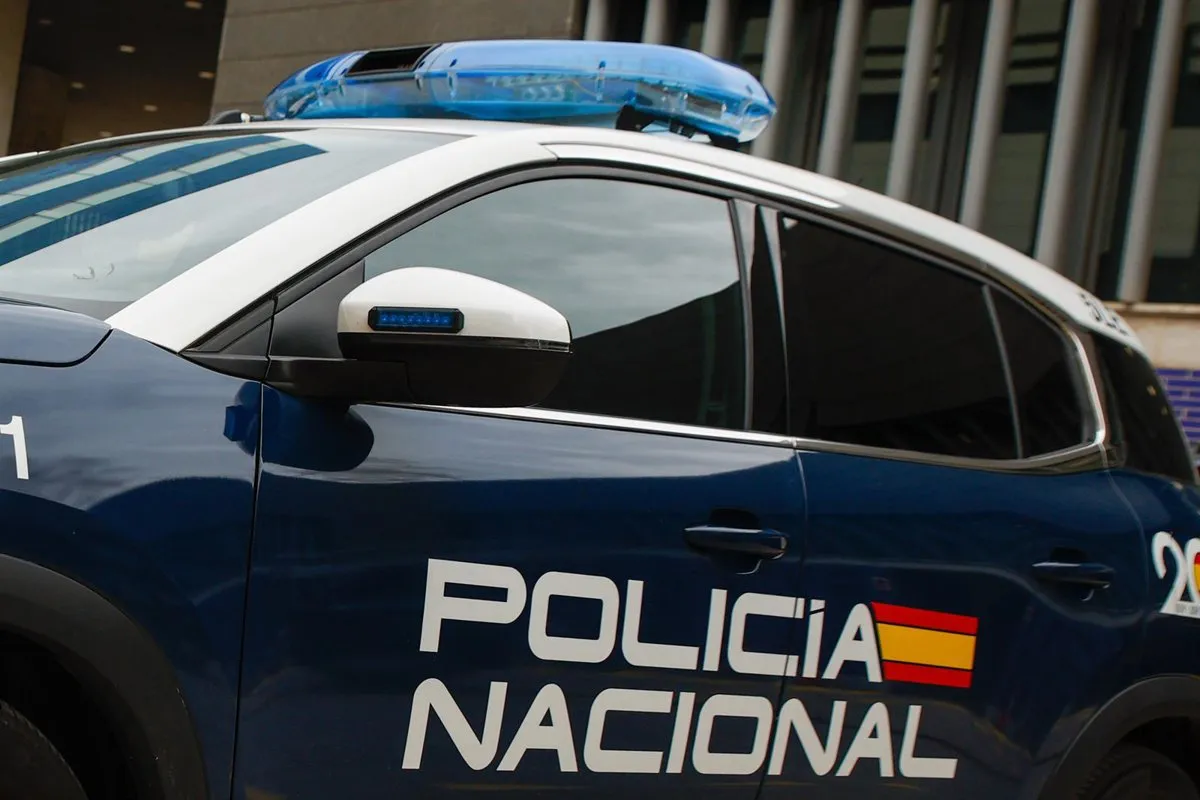 Le sorprenden robando en un céntrico local de Salamanca, tras destrozar la puerta