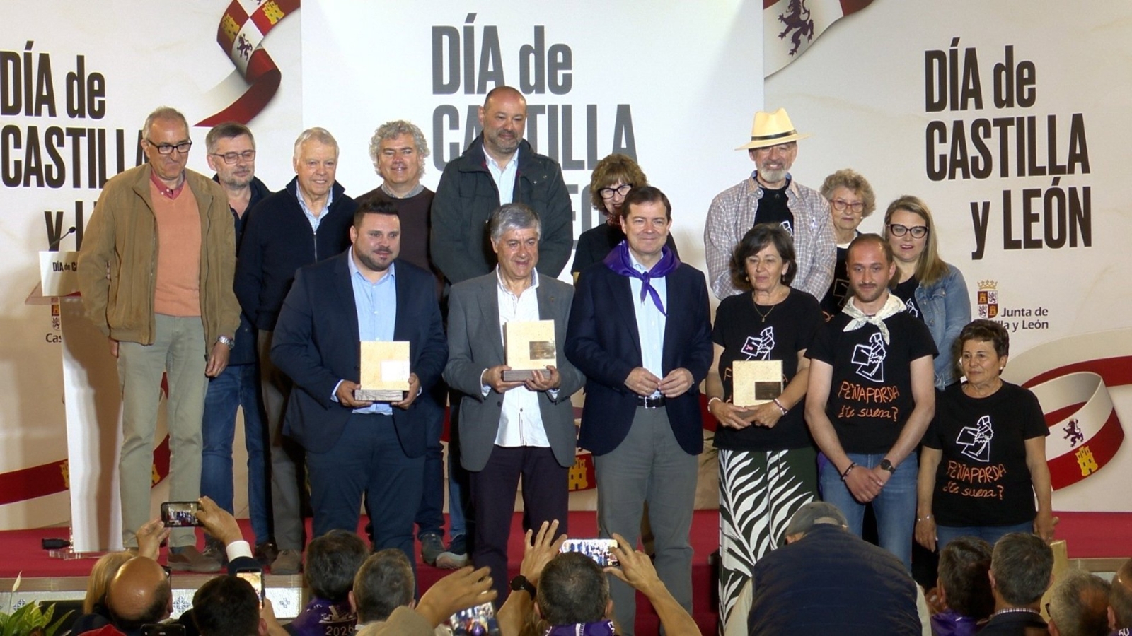 Mañueco reafirma su compromiso con la fiesta y destaca el folclore como expresión de la identidad de CyL