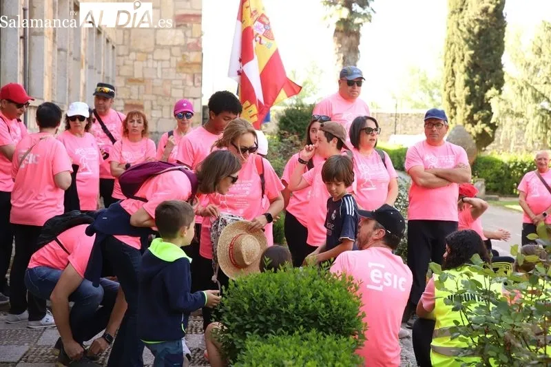 Éxito de participación en el paseo solidario del Colegio Seminario San Jerónimo | Imagen 1