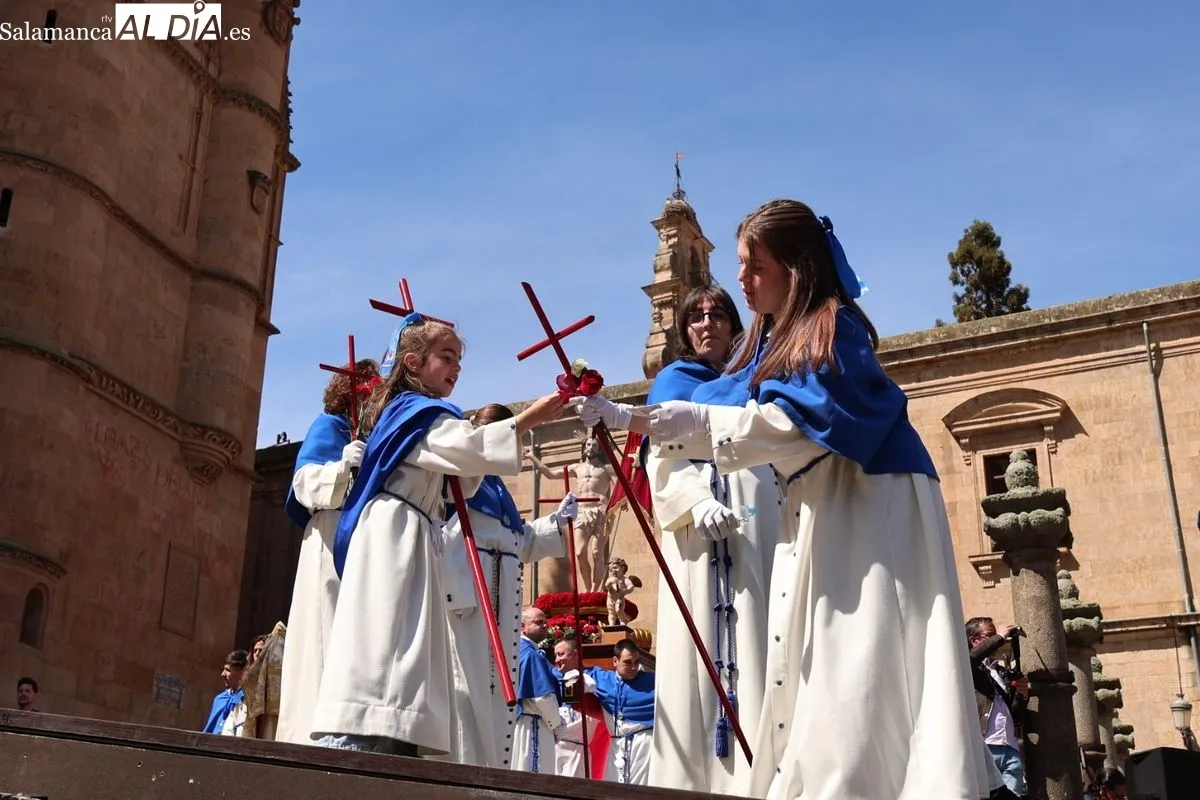El encuentro entre Jesús Resucitado y la Virgen de la Alegría pone el broche de oro a la Semana Santa de Salamanca | FOTOS: David Sañudo 