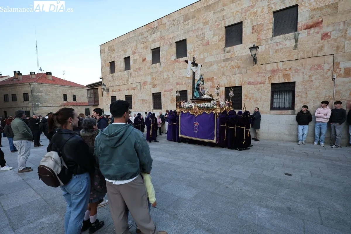 Fervor y multitud en la esperada salida de Jesús Rescatado desde San Pablo | FOTOS: David Sañudo