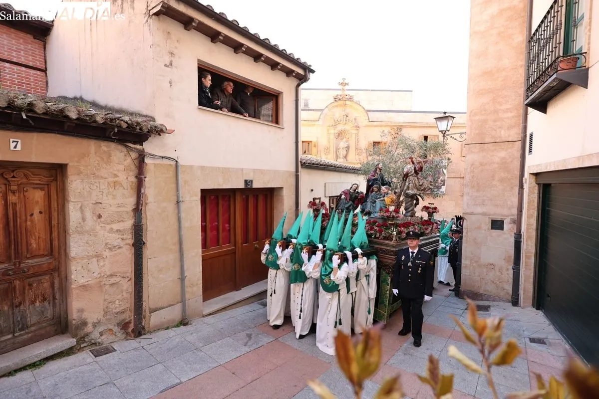 La Oración en el Huerto de los Olivos brilla en una procesión multitudinaria | FOTOS: David Sañudo