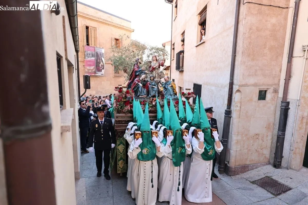 La Oración en el Huerto de los Olivos brilla en una procesión multitudinaria | FOTOS: David Sañudo