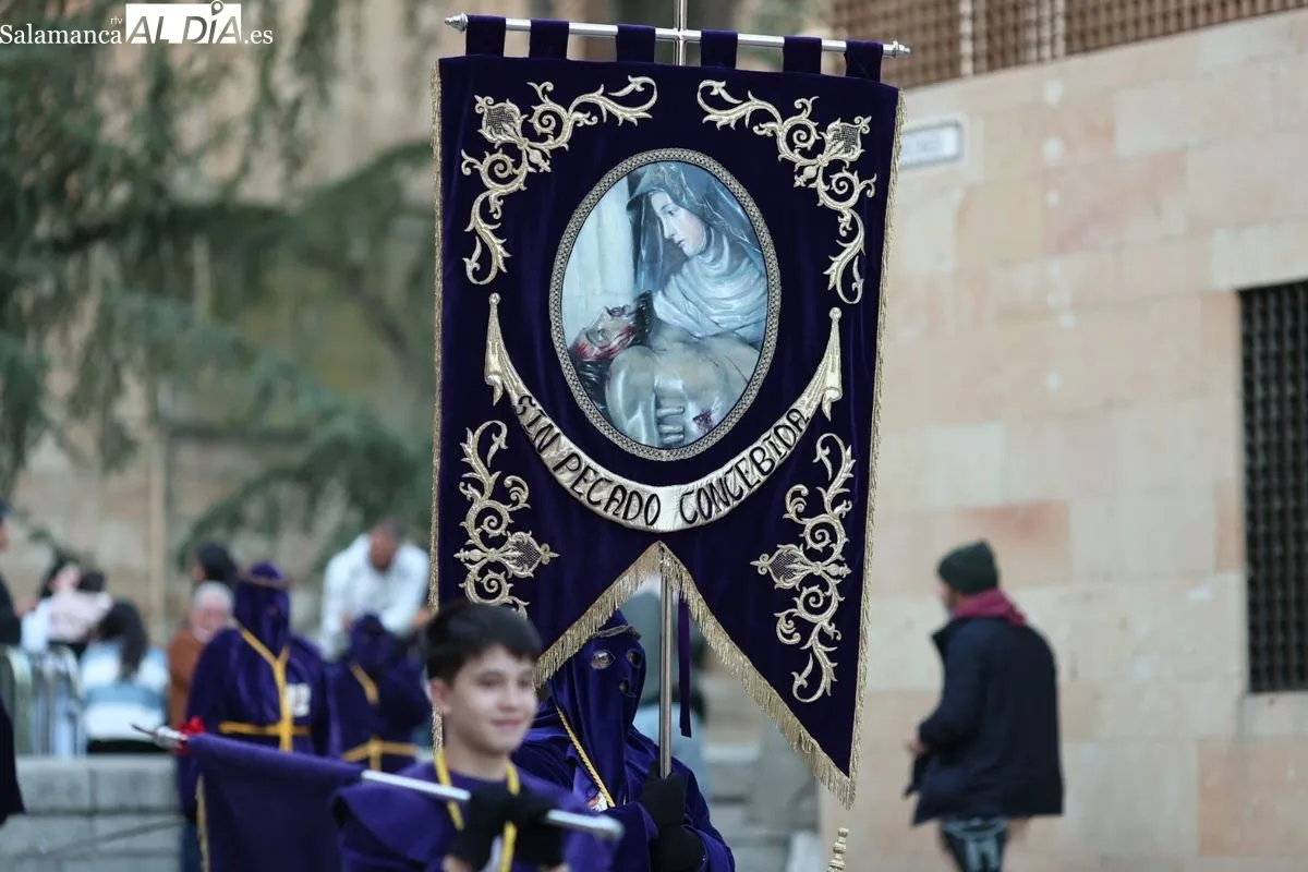Fervor y multitud en la esperada salida de Jesús Rescatado desde San Pablo | FOTOS: David Sañudo
