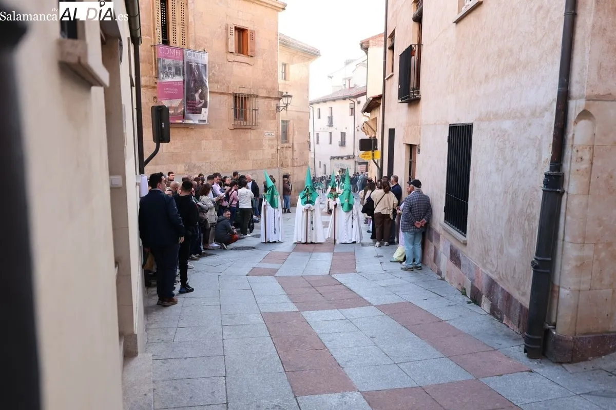 La Oración en el Huerto de los Olivos brilla en una procesión multitudinaria | FOTOS: David Sañudo