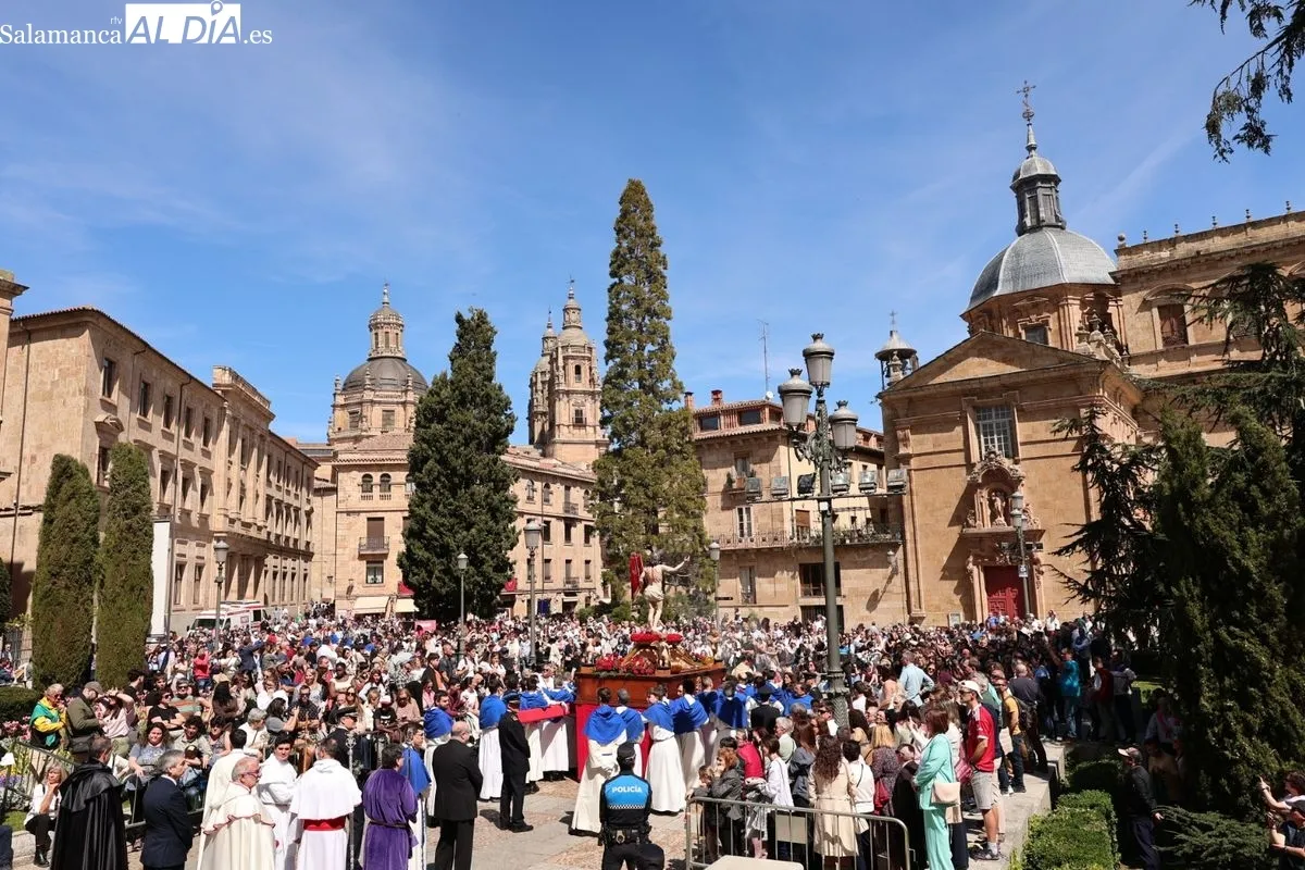 El encuentro entre Jesús Resucitado y la Virgen de la Alegría pone el broche de oro a la Semana Santa de Salamanca | FOTOS: David Sañudo 
