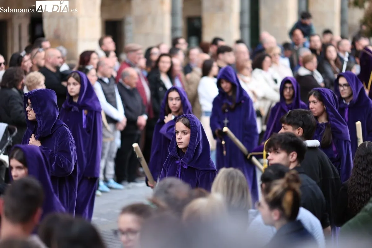 Multitudinario respaldo a Jesús Nazareno en la tarde del Viernes Santo | FOTOS: David Sañudo 