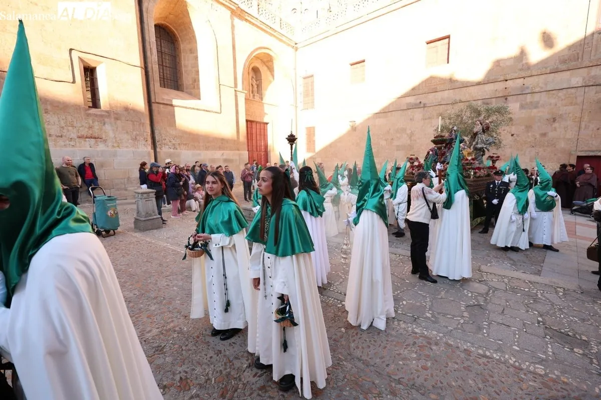 La Oración en el Huerto de los Olivos brilla en una procesión multitudinaria | FOTOS: David Sañudo
