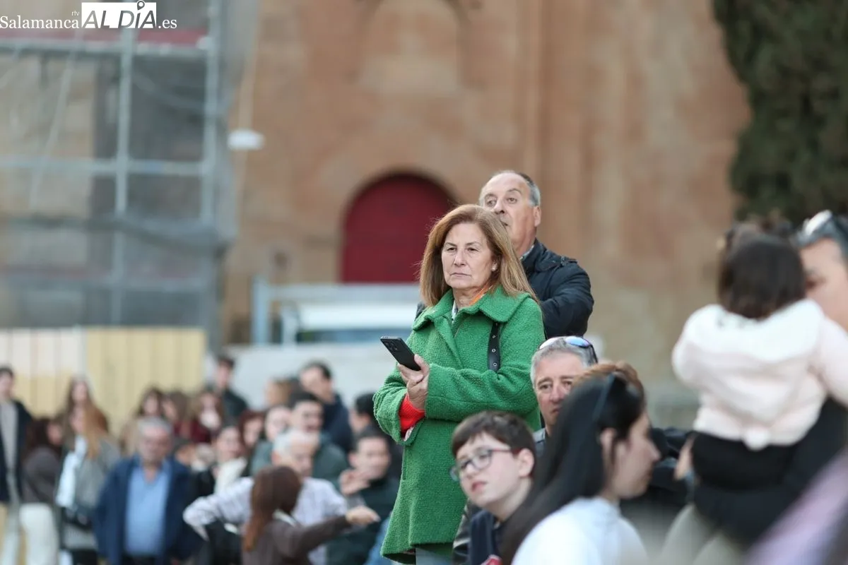 Fervor y multitud en la esperada salida de Jesús Rescatado desde San Pablo | FOTOS: David Sañudo