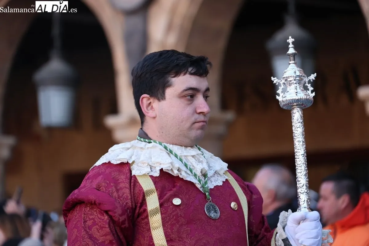 La Esperanza marca una madrugada de Viernes Santo sin el Buena Muerte | FOTOS: David Sañudo