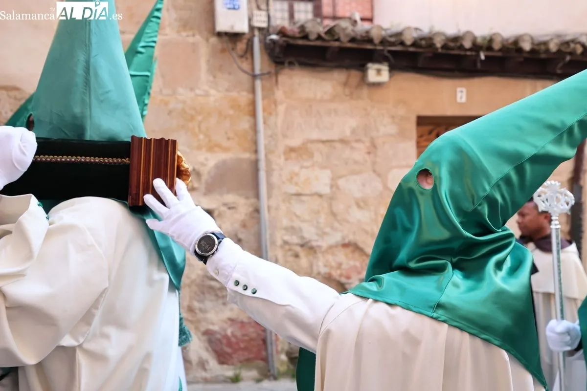 La Oración en el Huerto de los Olivos brilla en una procesión multitudinaria | FOTOS: David Sañudo