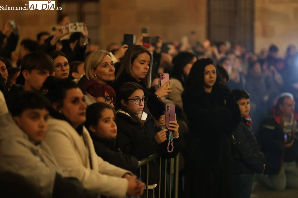 Fervor y devoción en el regreso de La Soledad a las calles de Salamanca | FOTOS: David Sañudo