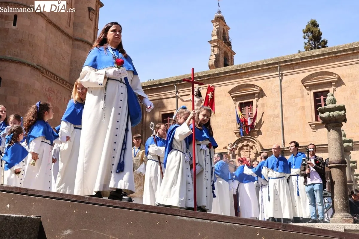 El encuentro entre Jesús Resucitado y la Virgen de la Alegría pone el broche de oro a la Semana Santa de Salamanca | FOTOS: David Sañudo 