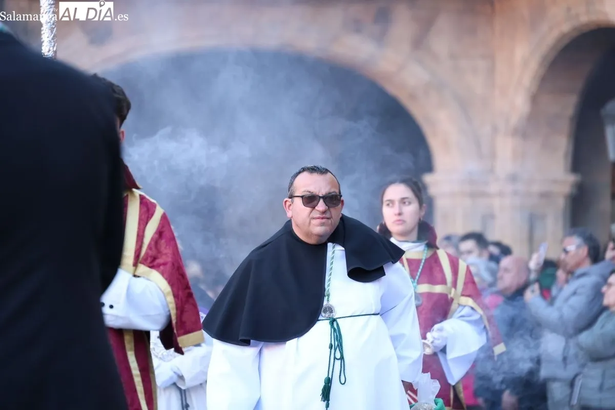 La Esperanza marca una madrugada de Viernes Santo sin el Buena Muerte | FOTOS: David Sañudo