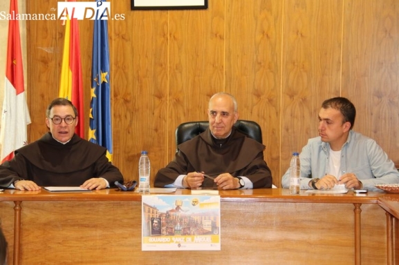 La Feria del Libro de Alba de Tormes pone el foco en San Juan de la Cruz con la presentación de Eduardo Sanz de Miguel