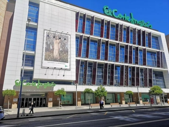 El Corte Inglés Salamanca adelanta el Día del Libro con firmas