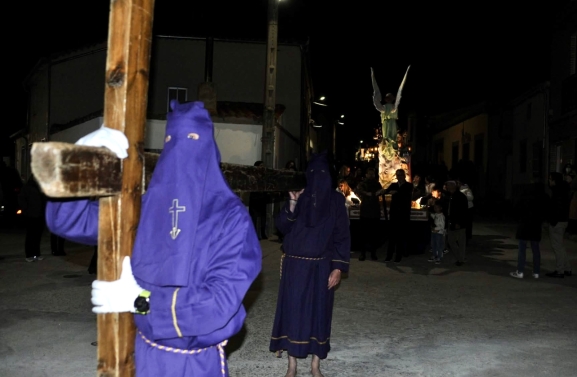 Macotera se vuelca con la solemne procesión del Santo Entierro