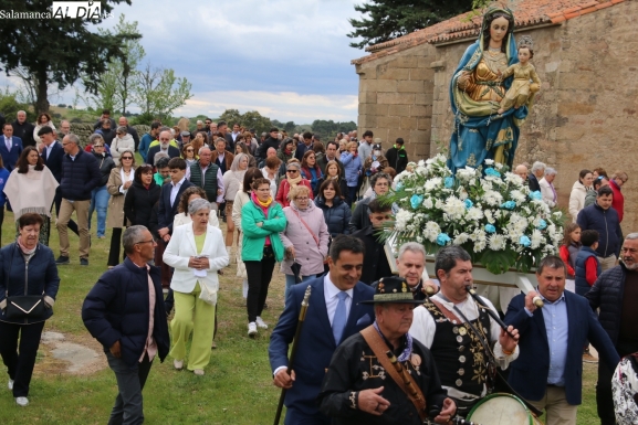 Yecla de Yeltes celebra el Lunes de Aguas con subastas