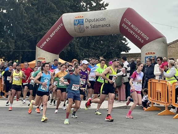 Ignacio Regalado y Verónica Rodríguez se imponen en Arabayona en la festiva II Carrera Popular Cristo de Hornillos