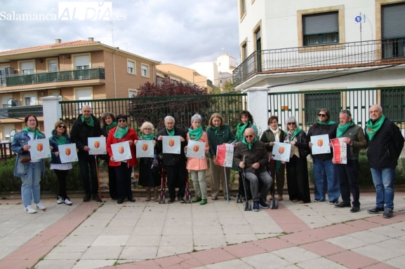 Alba de Tormes se suma al Día Mundial del Parkinson con la plantación de tulipanes