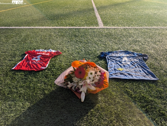 FOTOS | El Navega se salva pese a su derrota en el derbi en recuerdo a M4RÍA con el Salamanca FF (1-4)