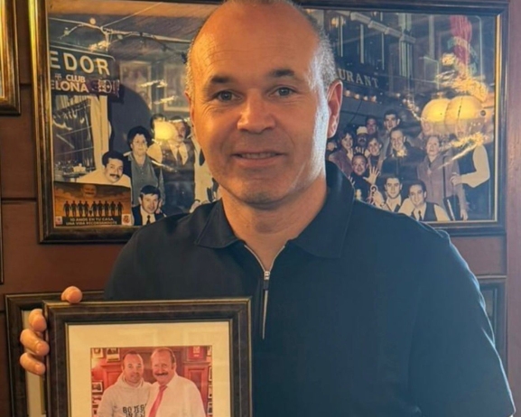 El bonito recuerdo de Andrés Iniesta hacia el salmantino Silvestre Sánchez Sierra con una foto de los dos juntos