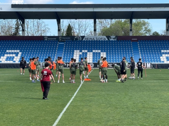 FOTOS | Unionistas activa el modo playoff con un entrenamiento en el estadio sin Chibozo y Hugo para preparar la visita al Avilés de Lolo Escobar