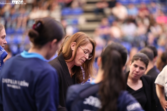 Montañana y el caso Zellous en el Perfumerías Avenida: No hemos hablado, pero cuando alguien se quiere ir es porque no está feliz