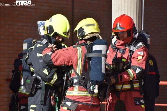 Rescatada una mujer de 80 años tras el incendio en una vivienda del paseo de la Estación