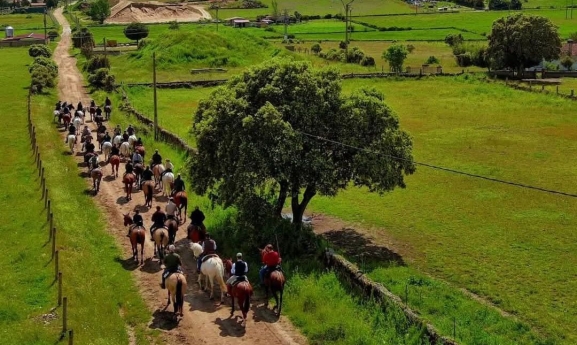 Ledesma celebra la Feria de Abril con una ruta a caballo