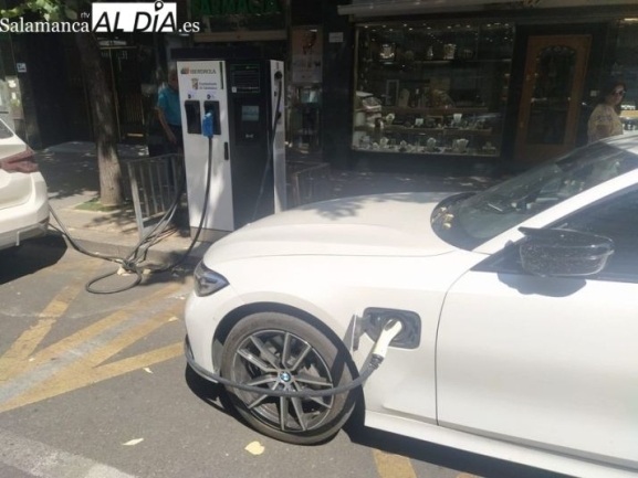 Coches híbridos y eléctricos dominan ventas en Salamanca