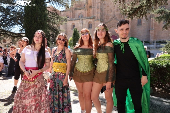 Fiestas de Filología en Salamanca: disfraces en Anaya