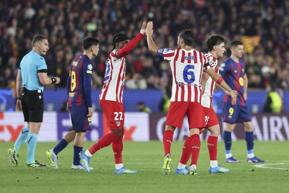 El Atleti sorprende al Barça y amenaza con meterse en semis de Champions (0-2)