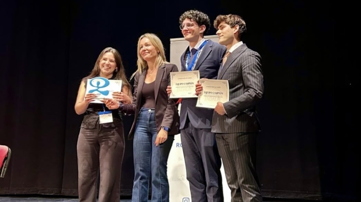 Alumnos de la USAL ganan el II Torneo Nacional de Debate Costa de Almería