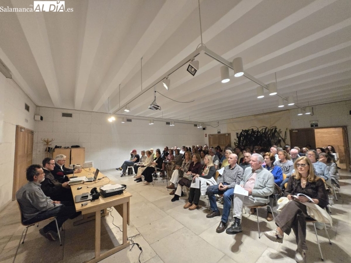 Lleno en la Casa de las Conchas para redescubrir la mística de San Juan de la Cruz