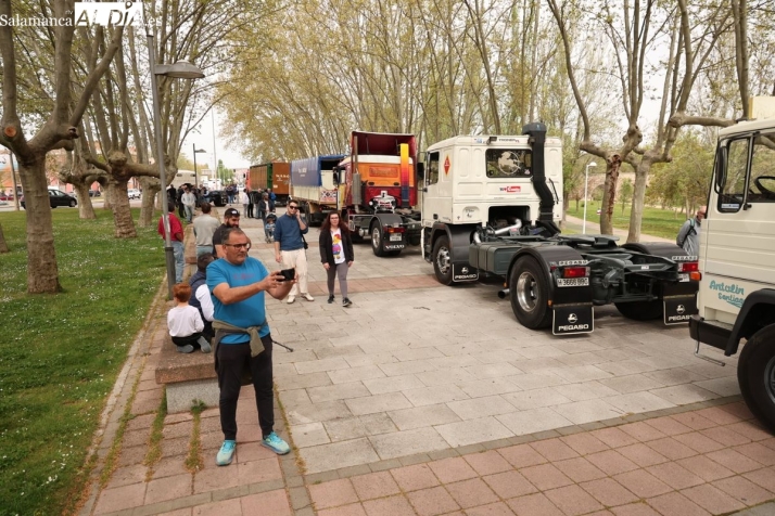 VÍDEO Y FOTOS | Los camiones clásicos toman Salamanca en su espectacular ruta hacia la Sierra