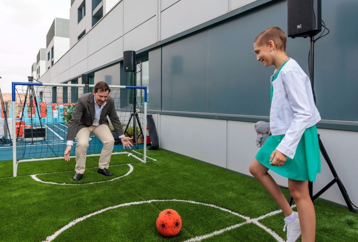 Mañueco lamenta la muerte de la niña María Caamaño