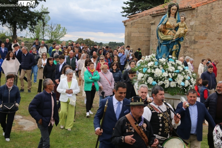 Yecla de Yeltes vibra con la subasta de roscas y el II Torito de Cajón del Lunes de Aguas