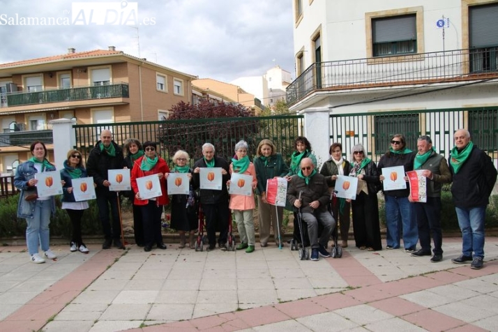 Alba de Tormes se suma al Día Mundial del Parkinson con la plantación de tulipanes